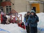 Веселый поезд для детей команды Снежинка